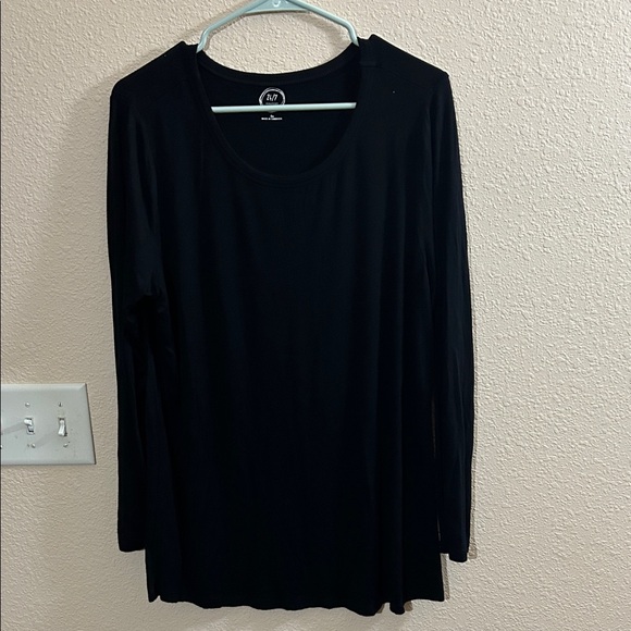 Maurice’s 24/7 Black Long Sleeve Tee - Picture 1 of 5